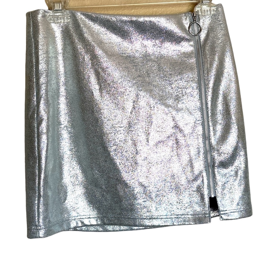 FOREVER 21 Girls Metallic Silver Zip Up Skirt,‎ Medium